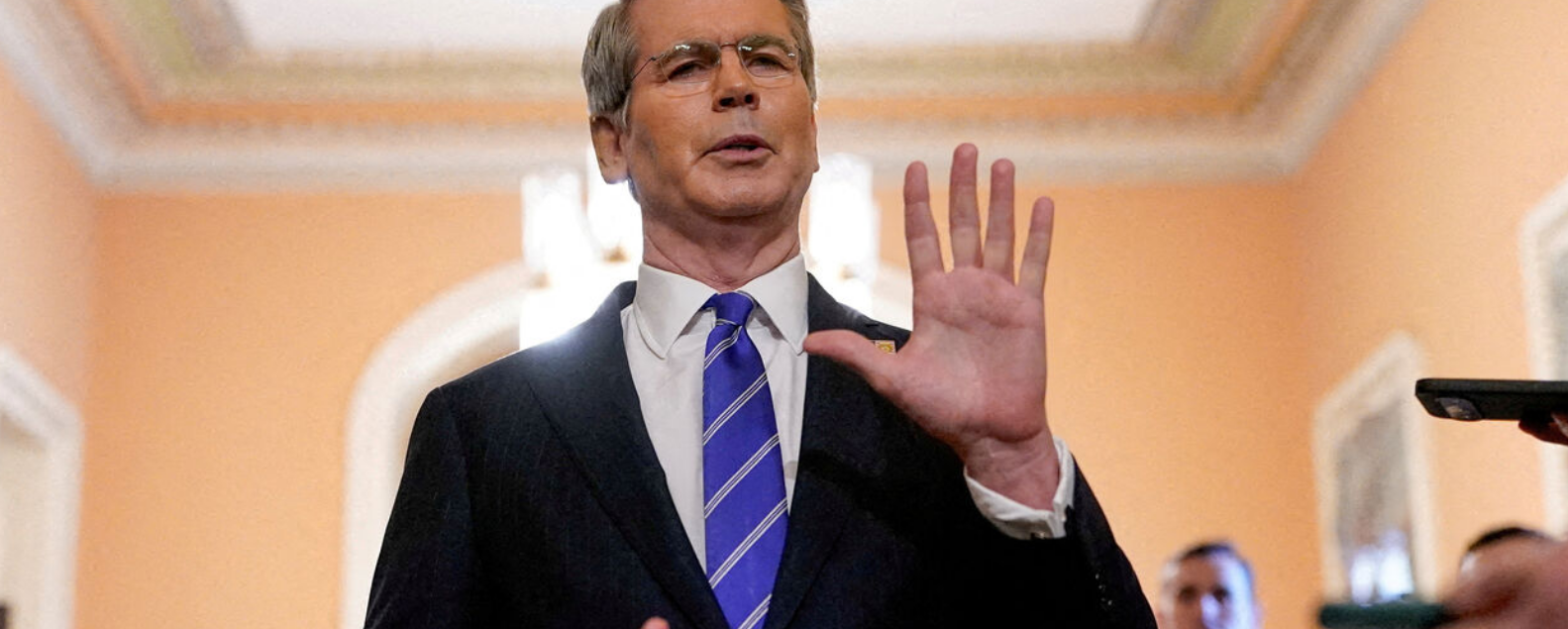 Трамп подтверждает торговую войну с Китаем, но Бессент допускает паузу в пошлинах