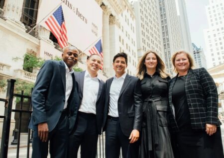 Запуск препаратов для менопаузы вызвал рост акций Hims & Hers на 16%