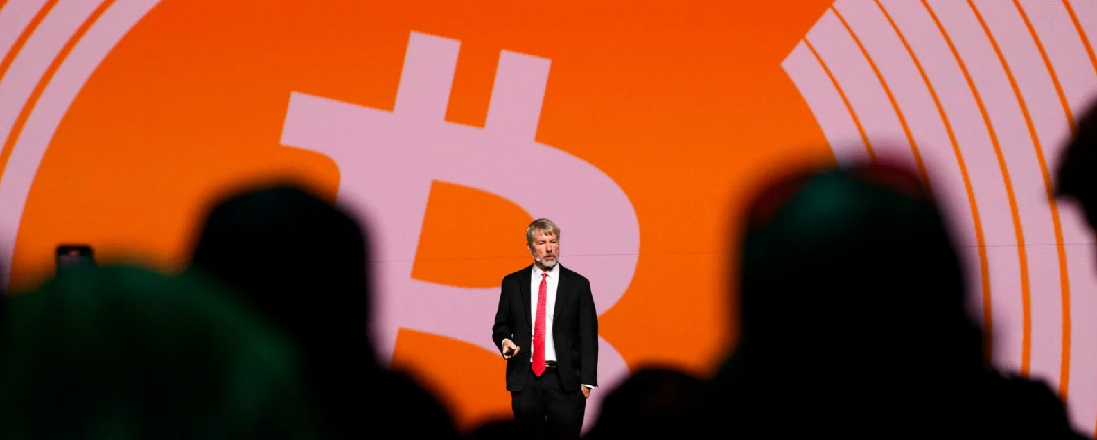 Bitcoin (BTC) рухнул ниже $98 000 на фоне панической распродажи