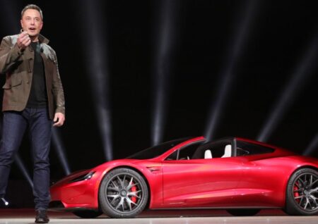 Илон Маск: новый Tesla Roadster сможет «летать»