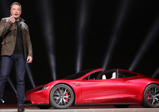 Илон Маск: новый Tesla Roadster сможет «летать»