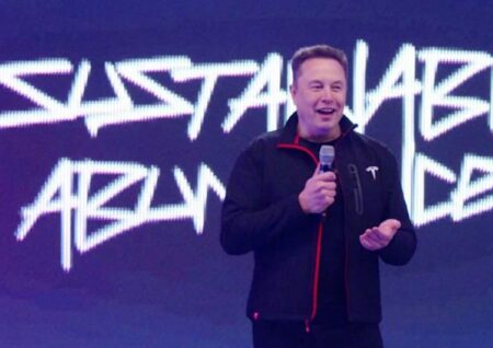 Tesla (TSLA): Маск обсуждает партнерство с Intel для ИИ‑чипов