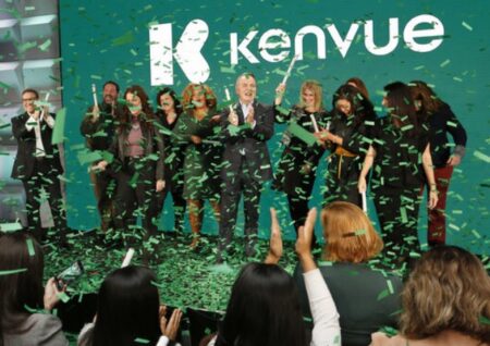 Kenvue (KVUE) +22% на новостях о слиянии с Kimberly-Clark на $48,7 млрд