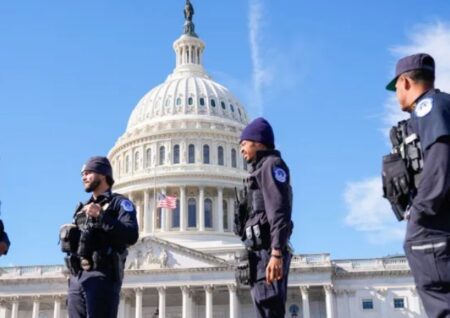 Индексы закрылись в минусе: рынок переоценивает интерес к ИИ