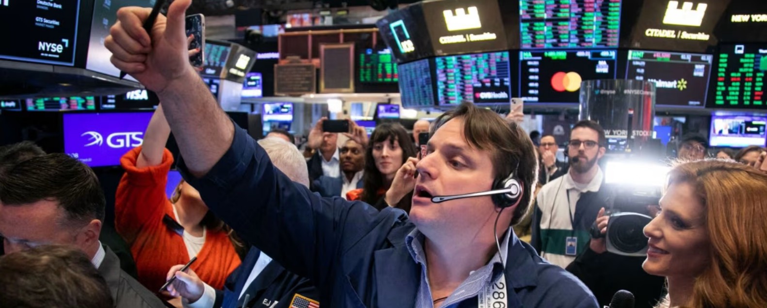 Уолл-стрит отметил худший день за месяц: потери техносектора составили $500 млрд