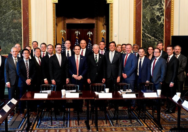 CoreWeave взлетел на 22% после вступления в ИИ-альянс Минэнерго США