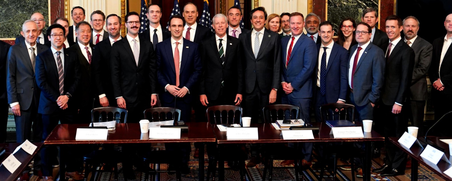 CoreWeave взлетел на 22% после вступления в ИИ-альянс Минэнерго США