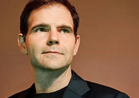 Nvidia покупает активы ИИ-стартапа Groq за $20 млрд в крупнейшей сделке в своей истории