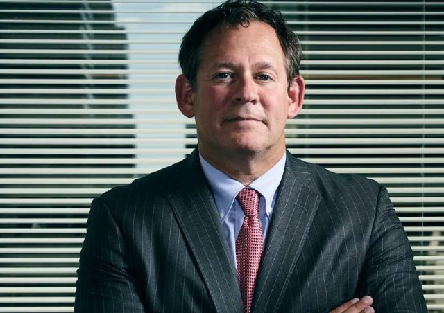 Шансы главы BlackRock на пост главы ФРС растут после похвалы Трампа