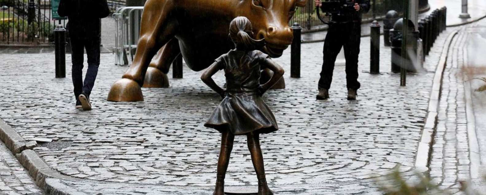 Индексы США упали из-за сомнений в окупаемости ИИ-расходов