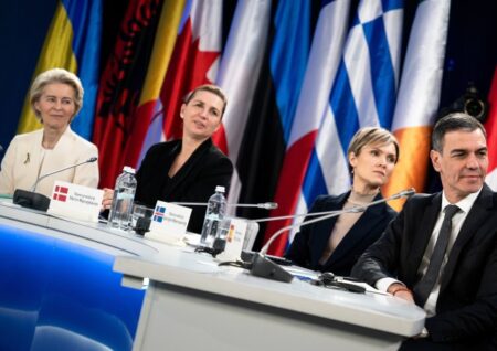 Трамп угрожает тарифами союзникам по НАТО из-за Гренландии