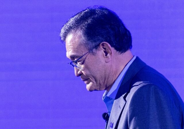 Акции Intel (INTC) упали на 11% из-за слабого прогноза и убытков