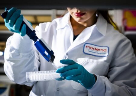 Прорыв в онкологии отправил акции Moderna (MRNA) к годовому максимуму (+15,84%)