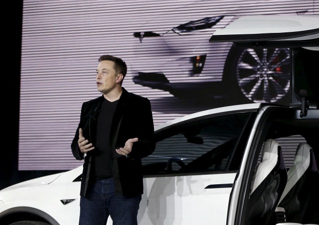 Tesla (TSLA) взлетела на запуске полностью беспилотных такси в Остине