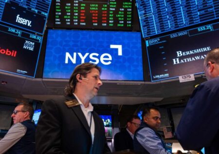 Dow рухнул на 670 пунктов на распродаже техов