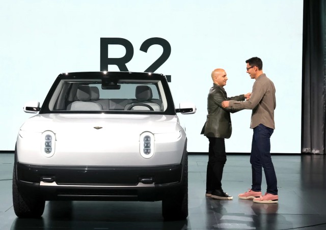 Внедорожник R2 от Rivian (RIVN) притягивает внимание инвесторов