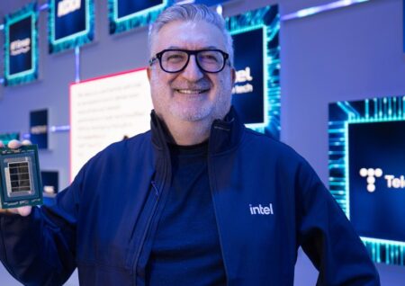 Своим возрождением Intel (INTC) обязан заказам на чипы от Google (GOOGL)