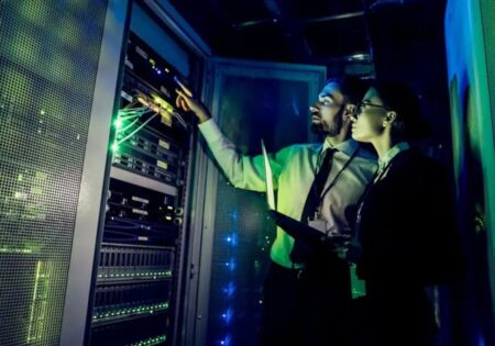 Бум дата-центров обеспечил акциям SanDisk (SNDK) исторический максимум