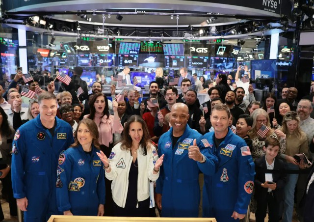 Лунные планы NASA вызвали ажиотаж вокруг MNTS, ASTC, RKTO