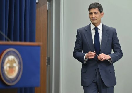 Пауза ФРС и удар Ирана стоили Dow 1150 пунктов