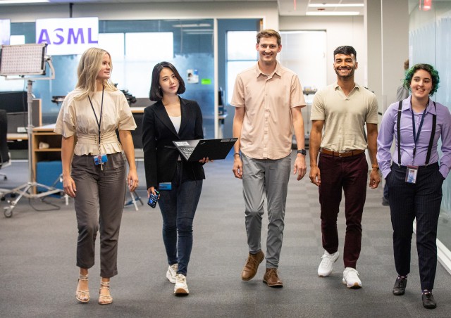 ASML (ASML) возглавила список самых устойчивых акций в секторе ИИ