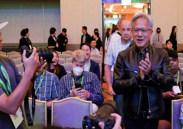 Nvidia (NVDA) оказалась самой недокупленной бумагой среди мегакапов